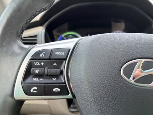 Used 2019 Hyundai Sonata Limited w/ Ultimate Package 02 FWD image 16
