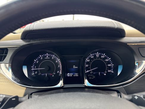 Used 2013 Toyota Avalon Limited image 16