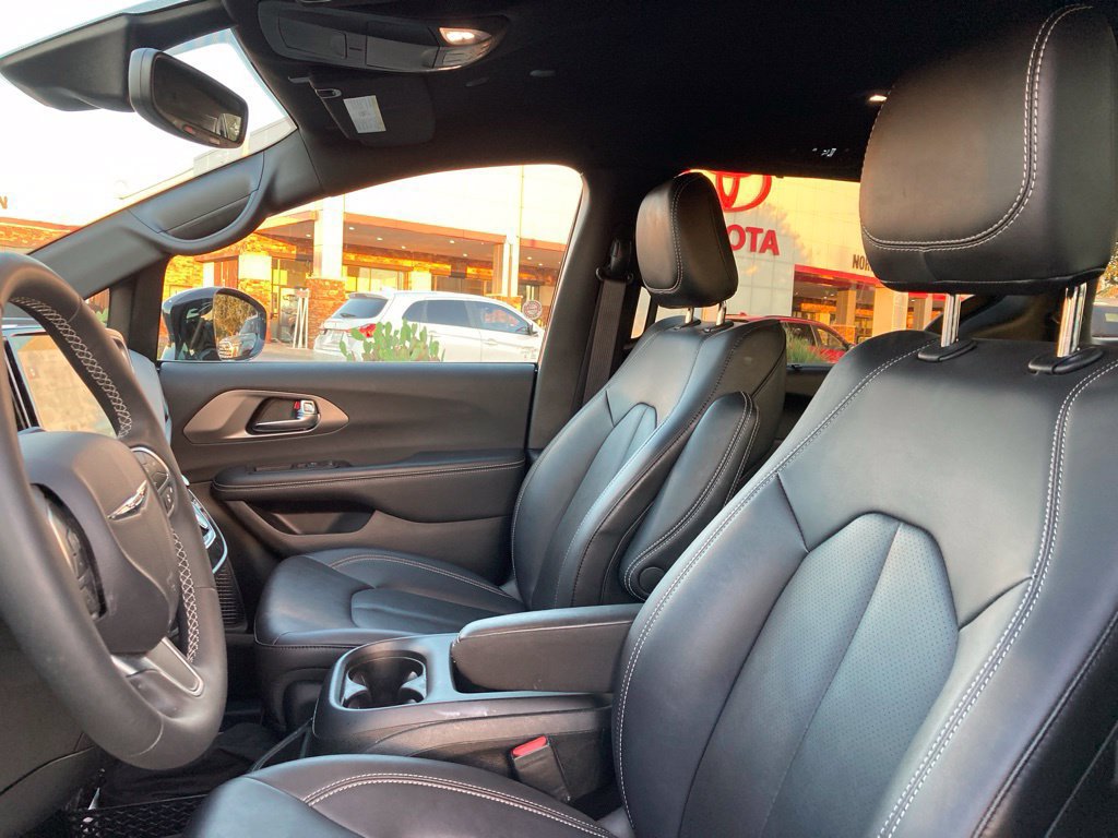 Used 2026 Chrysler Pacifica Select FWD image 10