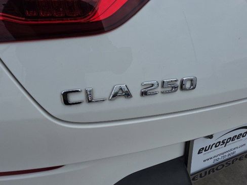 Used 2022 Mercedes-Benz CLA 250 image 11