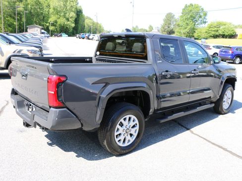 Used 2026 Toyota Tacoma SR5 AWD/4WD image 7