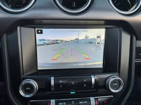 Used 2022 Ford Mustang Convertible RWD image 13