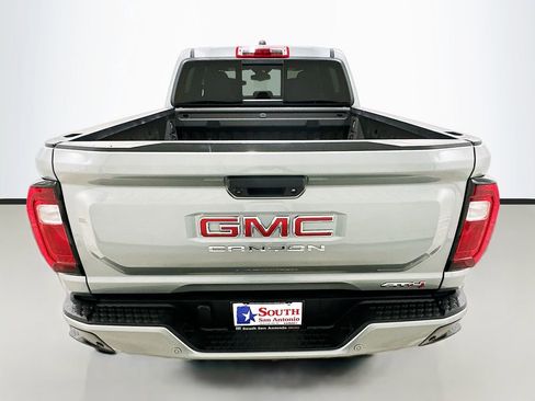 Used 2024 GMC Canyon AT4 w/ Technology Package AWD/4WD image 6