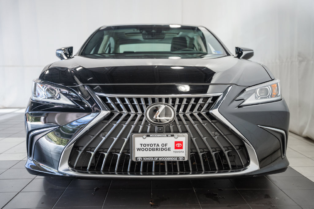 Used 2024 Lexus ES 350 w/ Accessory Package (Z2) FWD image 2