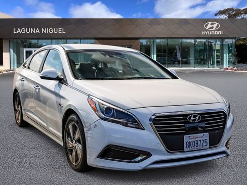 Used 2017 Hyundai Sonata Limited FWD image 1