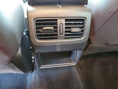 Used 2023 Nissan Rogue S image 14