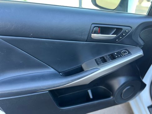 Used 2018 Lexus IS 300 F Sport RWD image 31