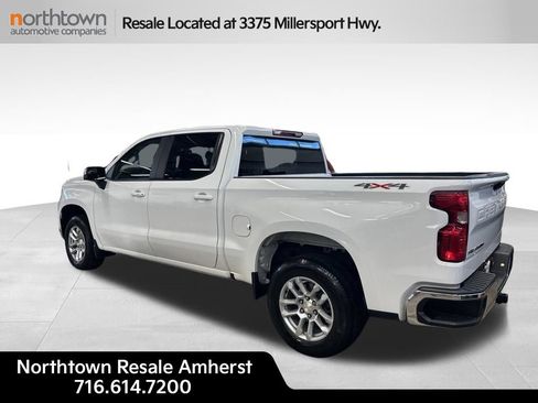Used 2022 Chevrolet Silverado 1500 LT AWD/4WD image 3