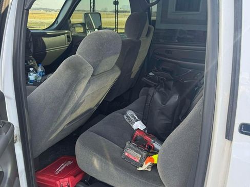 Used 2005 Chevrolet Silverado 2500 LS w/ Heavy-Duty Power Package image 7