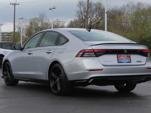 Used 2025 Honda Accord Sport image 6