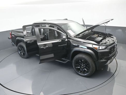 Used 2024 Chevrolet Colorado Trail Boss image 66