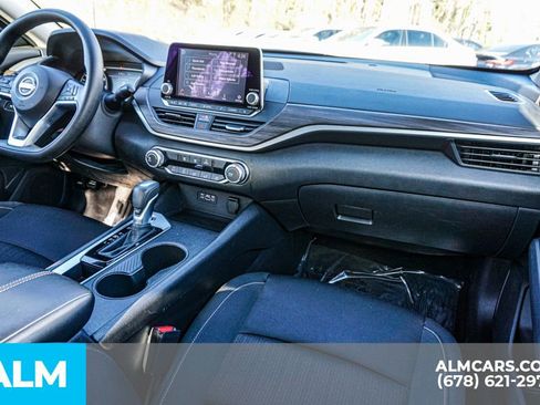 Used 2025 Nissan Altima 2.5 SV image 24