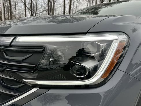 New 2026 Volkswagen Atlas Cross Sport SE image 9