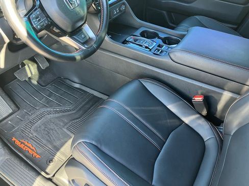 Certified 2024 Honda Pilot TrailSport image 34
