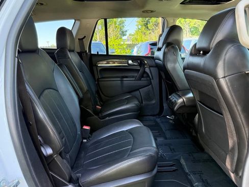 Used 2017 Buick Enclave Leather w/ Enclave Tuscan Edition FWD image 20
