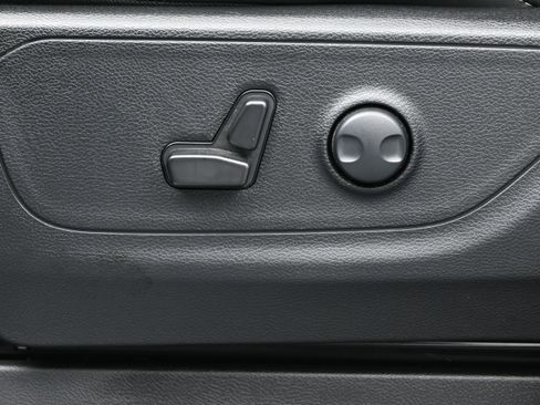 Used 2024 RAM 1500 Big Horn AWD/4WD image 10