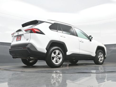 Used 2021 Toyota RAV4 XLE AWD/4WD image 30