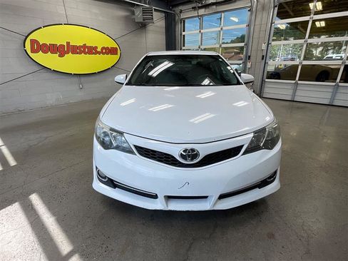 Used 2014 Toyota Camry SE w/ Fleet Convenience Package FWD image 8