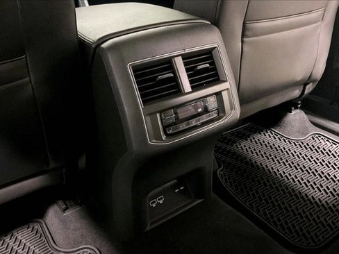 Used 2019 Volkswagen Atlas SEL Premium image 34