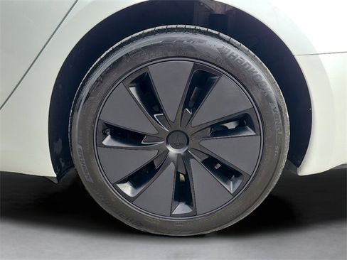 Used 2025 Tesla Model 3 Long Range image 10