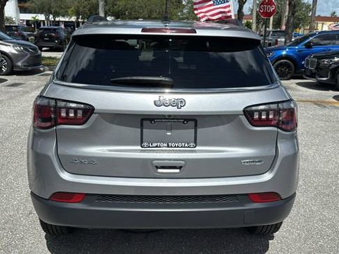 Used 2024 Jeep Compass Latitude image 6