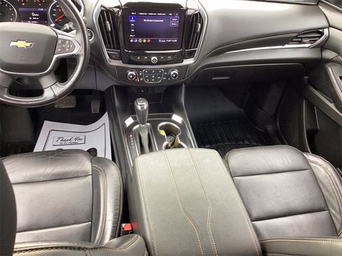 Used 2020 Chevrolet Traverse LT image 15