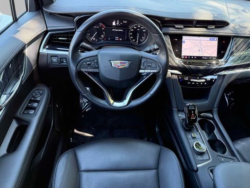 Used 2024 Cadillac XT6 Premium Luxury w/ LPO, Floor Liner Package AWD/4WD image 4