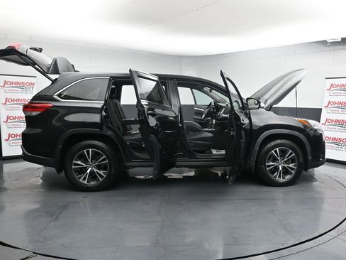 Used 2017 Toyota Highlander Plus w/ Protection Package #3 image 44