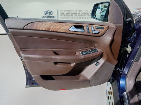 Used 2017 Mercedes-Benz GLS 450 4MATIC image 17