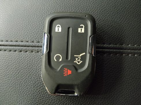 Used 2024 GMC Terrain SLE w/ Driver Convenience Package FWD image 32