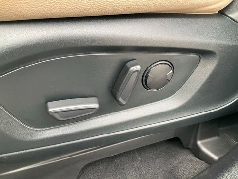 Used 2020 Ford Explorer XLT w/ Equipment Group 202A image 15