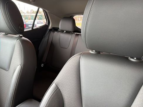 Used 2025 Buick Encore GX Preferred image 17