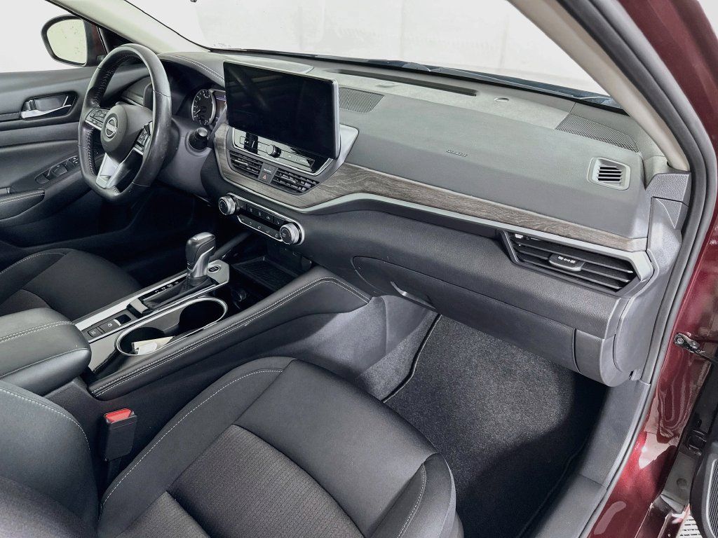 Certified 2024 Nissan Altima 2.5 SV w/ SV Premium Package FWD image 38