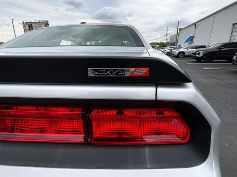 Used 2009 Dodge Challenger SRT8 w/ SRT Option Group II RWD image 12