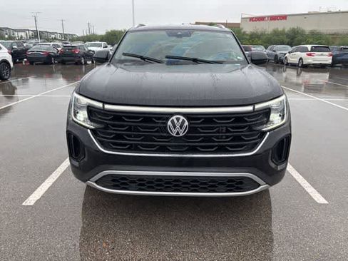 Used 2024 Volkswagen Atlas Cross Sport SE FWD image 8