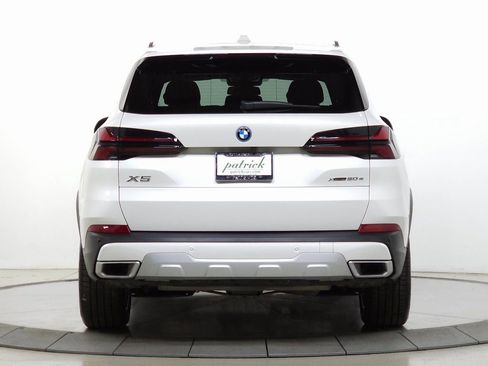 Used 2025 BMW X5 xDrive50e w/ Parking Assistance Package AWD/4WD image 8
