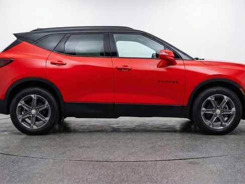 Used 2025 Chevrolet Blazer LT FWD image 11