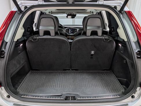 Used 2022 Volvo XC90 T6 Momentum w/ Advanced Package image 22