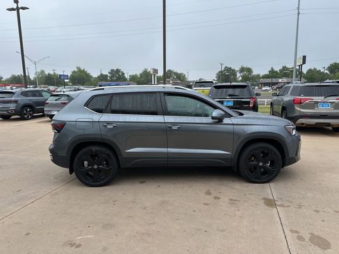 Used 2025 Volkswagen Taos SEL w/ Black Wheel Plus Package AWD/4WD image 4