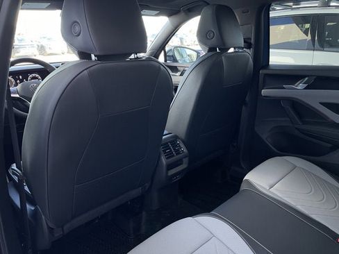 New 2026 Volkswagen Tiguan SE R-Line image 25