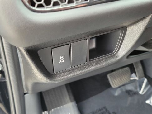 Used 2026 Honda HR-V LX image 18