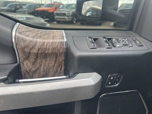 Used 2019 Ford F350 Lariat image 13