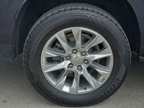 Used 2022 Chevrolet Suburban Premier w/ Max Trailering Package AWD/4WD image 7