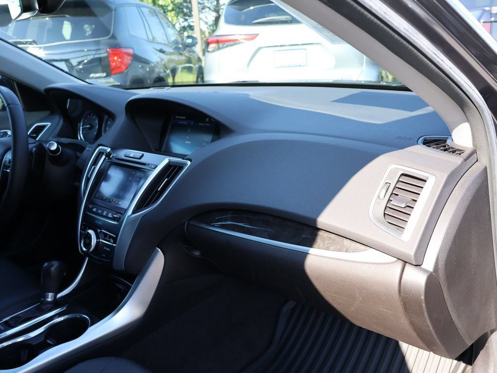 Used 2019 Acura TLX FWD image 9