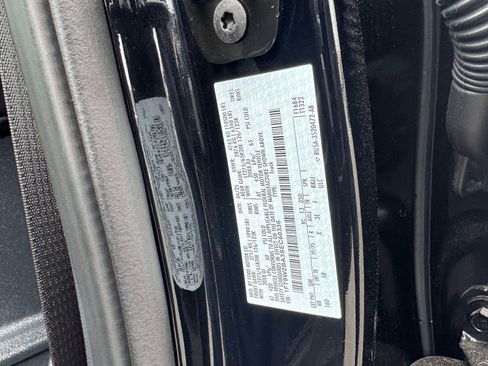 Used 2025 Ford F250 Lariat w/ Black Appearance Package image 25