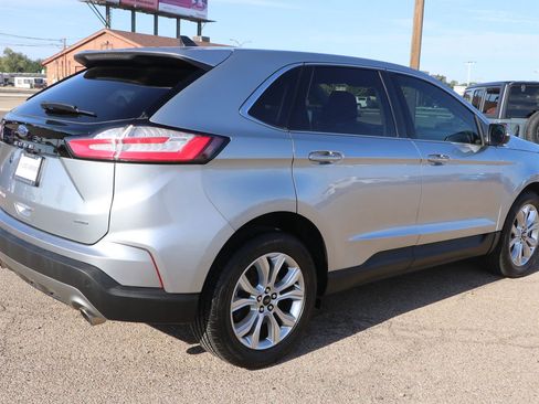 Used 2024 Ford Edge Titanium image 7