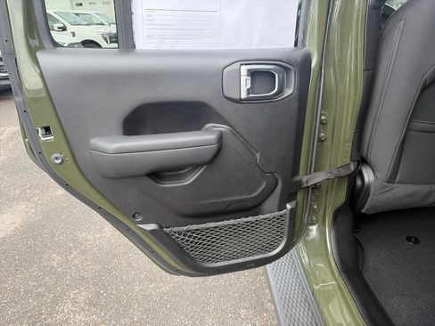 Used 2023 Jeep Wrangler Unlimited Sport AWD/4WD image 12