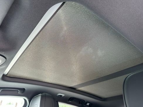 Used 2025 Porsche Macan image 30