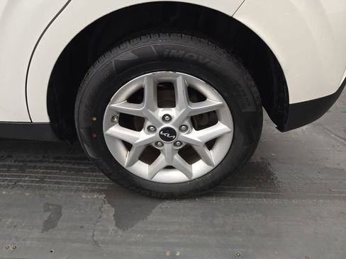 Used 2024 Kia Soul LX w/ Option Group 015 image 16