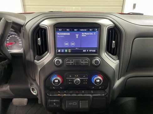 Used 2019 Chevrolet Silverado 1500 LT Trail Boss w/ Convenience Package AWD/4WD image 16